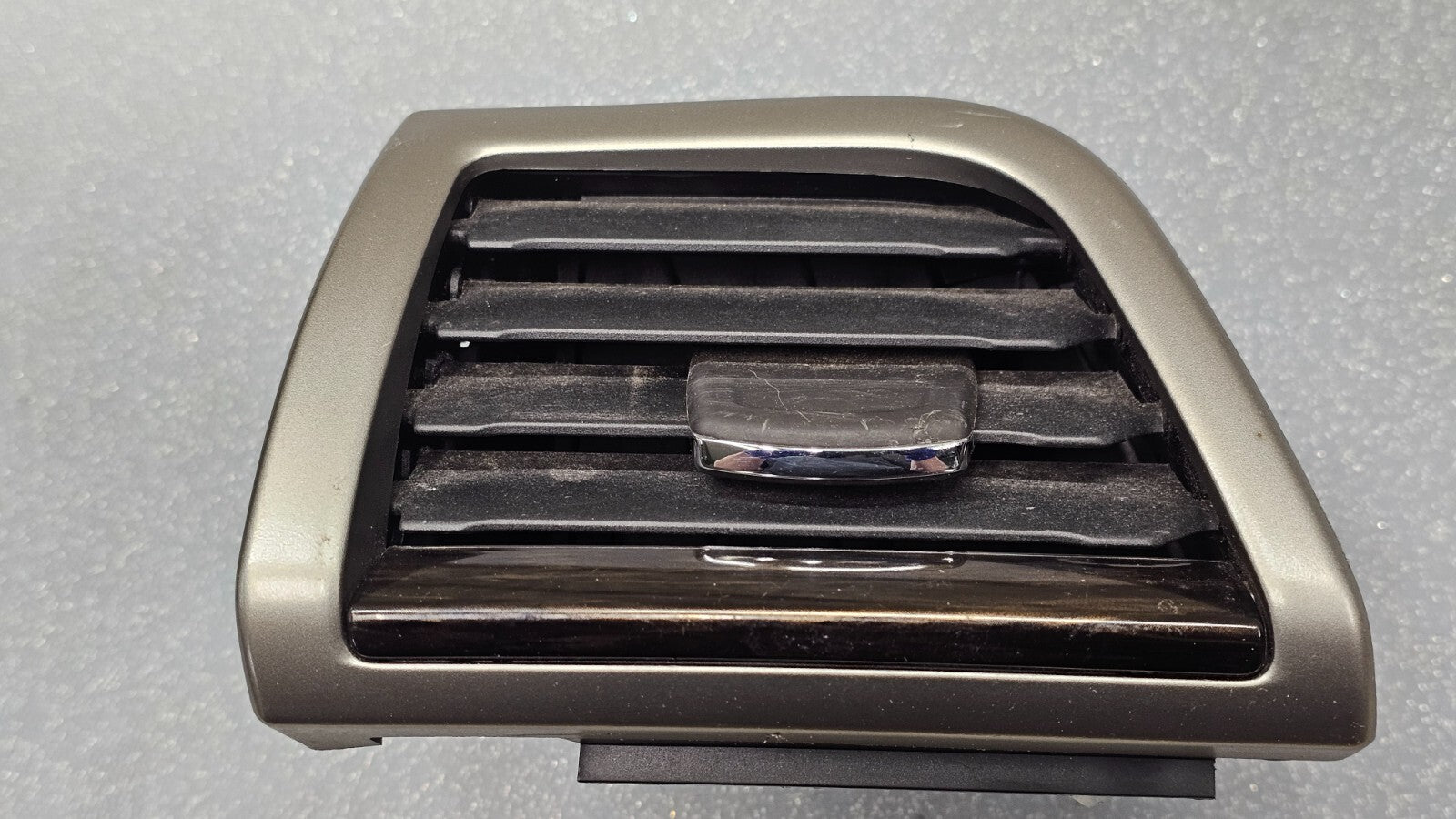 🔥 13-20 Ford Fusion Dash Left Driver Air Vent Heater Conditioning Silver