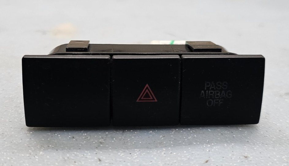 06-09 FUSION MERCURY MILAN CENTER DASH HAZARD BUTTON SWITCH PASS RADIO BEZEL