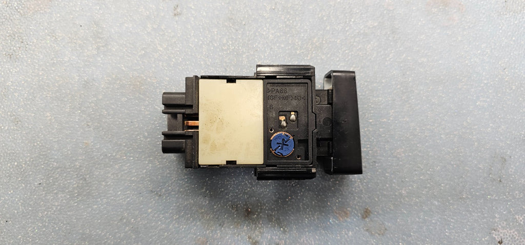 🔥03-08 Toyota Corolla Rear Window Defrost Defroster Button Control Switch Black