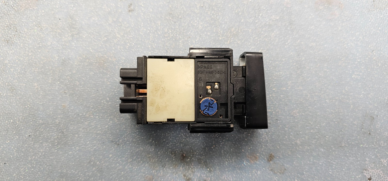 🔥03-08 Toyota Corolla Rear Window Defrost Defroster Button Control Switch Black