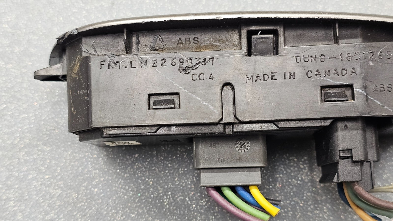 04-07 MALIBU LEFT DRIVER MASTER POWER WINDOW DOOR CONTROL SWITCH ASSEMBLY SILVER