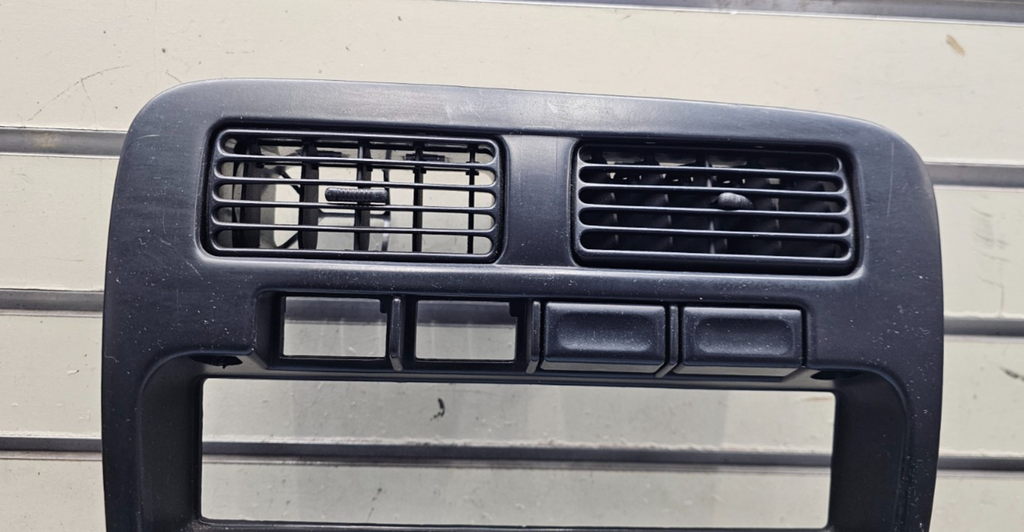 🔥1993-1994 Nissan D21 Hardbody Pick Up Pathfinder Radio Bezel Black