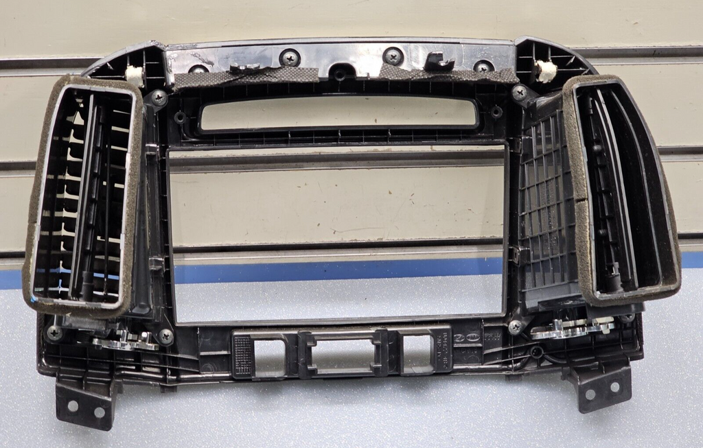 07-12 Santa Fe Dash AM FM Radio Stereo Audio Bezel Climate Trim Panel Black B53