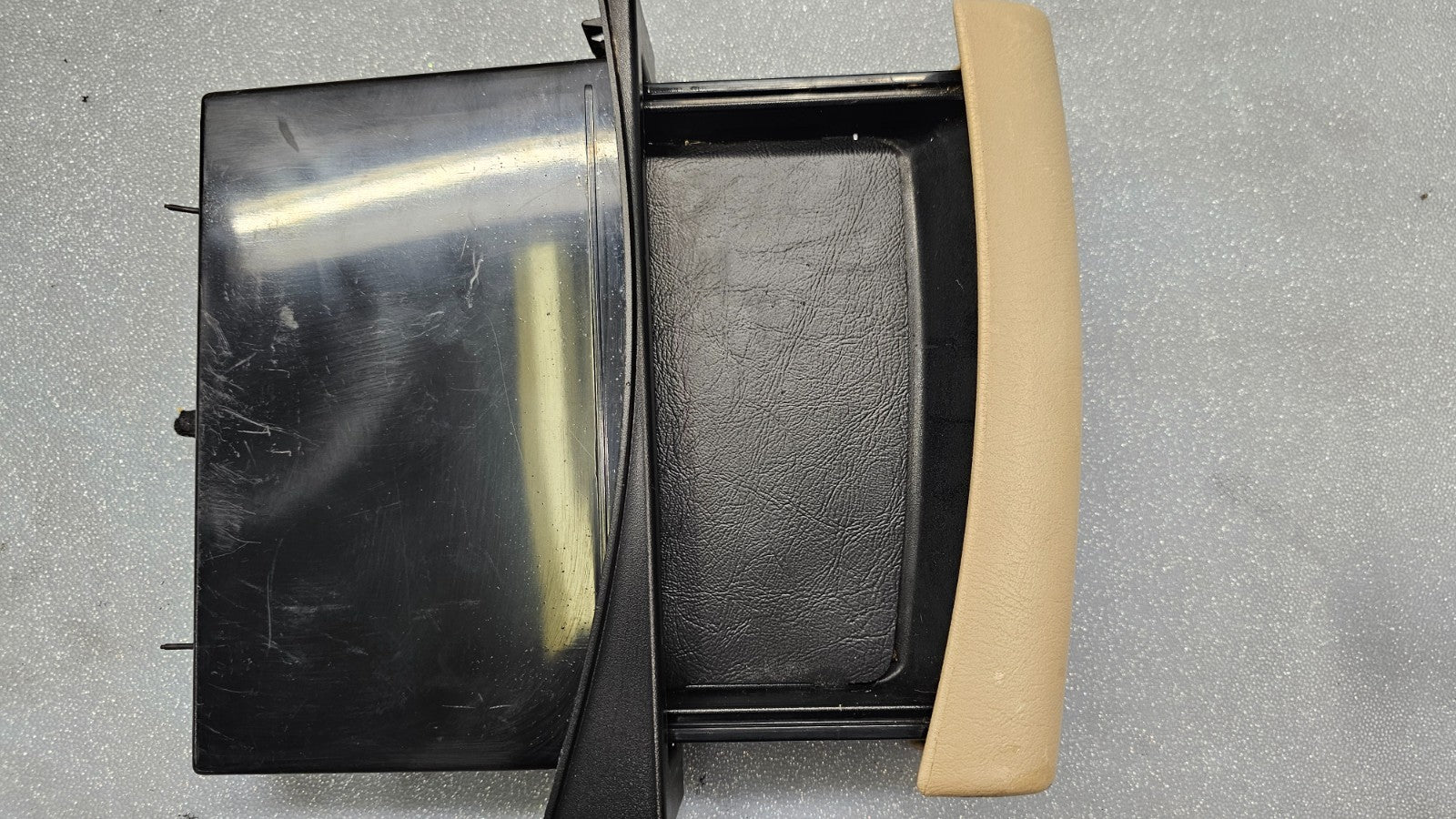 🔥00-05 BUICK LESABRE Front Dash Storage Cubby Assembly