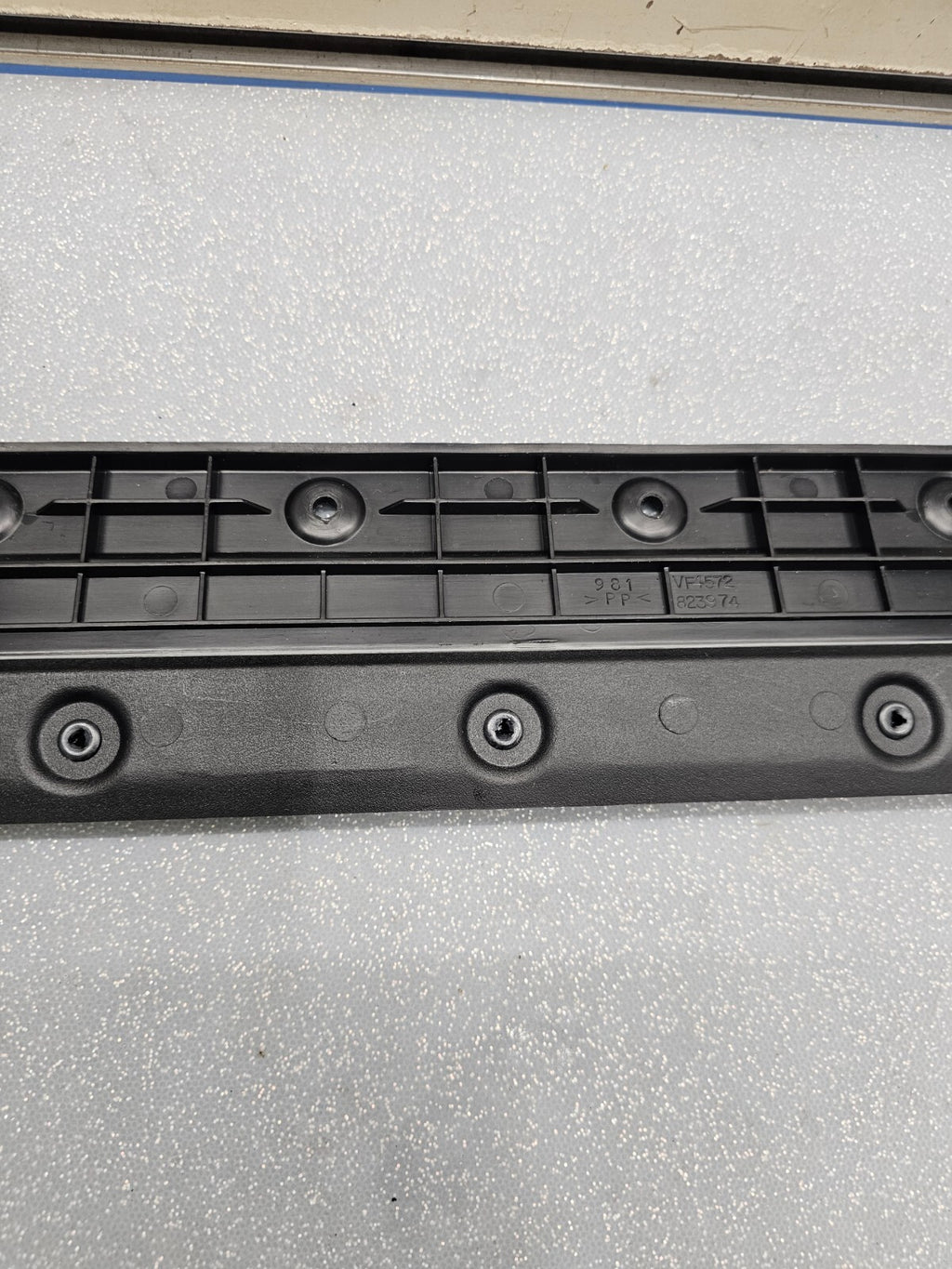 🔥02-07 Buick Rendezvous Front Glove Box Storage Compartment Hinge Assembly OEM