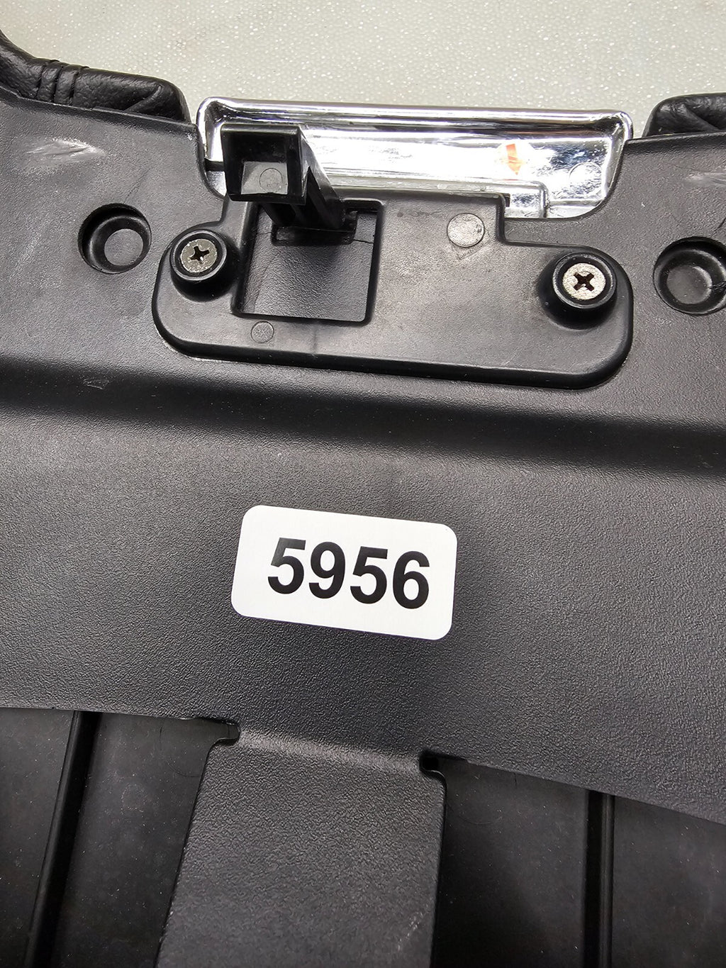 03-06 Lincoln Navigator Front Center Console Lid Arm rest Dove Leather BLACK L18