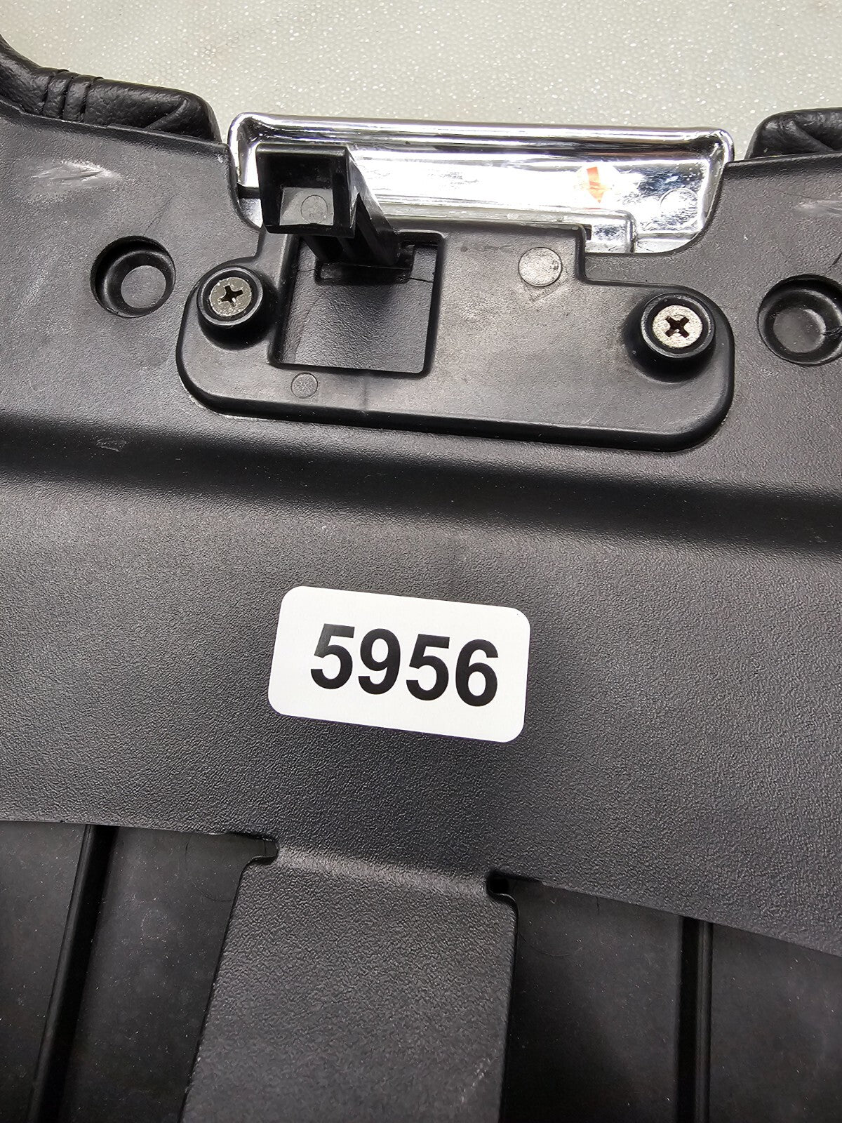 03-06 Lincoln Navigator Front Center Console Lid Arm rest Dove Leather BLACK L18
