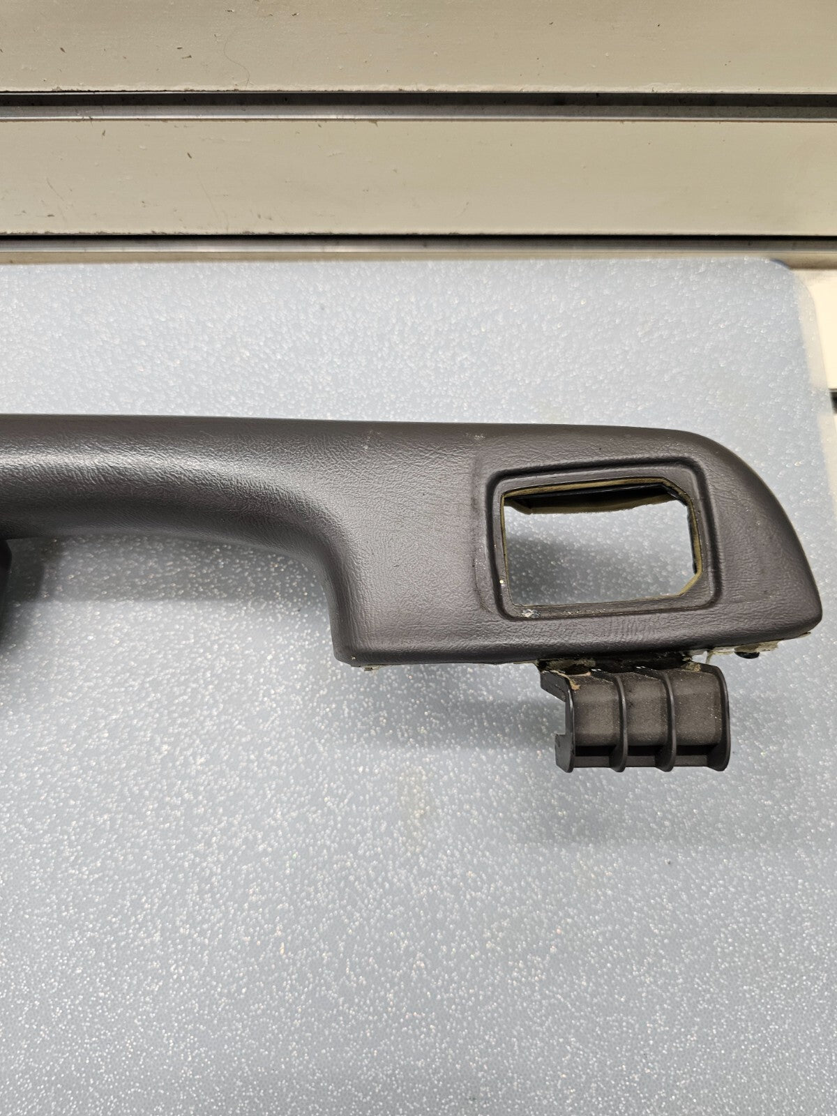 🔥99-06 Chevrolet GMC SilveradoTahoe Rear RIGHT Door Armrest Handle Dark Grey H3