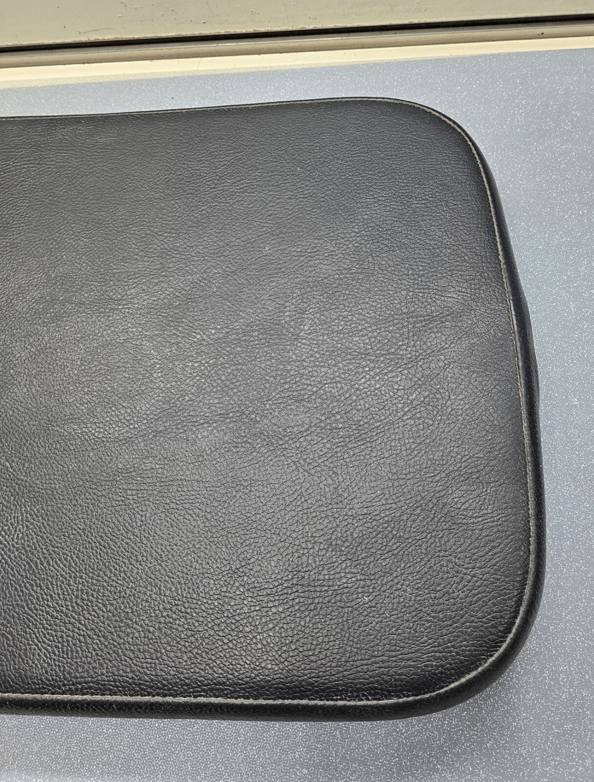 🔥02-08 Dodge RAM Center Console Jump Seat ARMREST Cover Lid Leather BLACK JS7