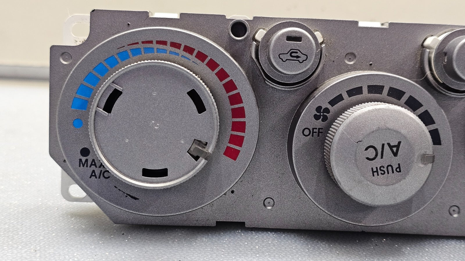 04-05 Mitsubishi Endeavor Dash AC Heater Climate Temperature Control Conditioner