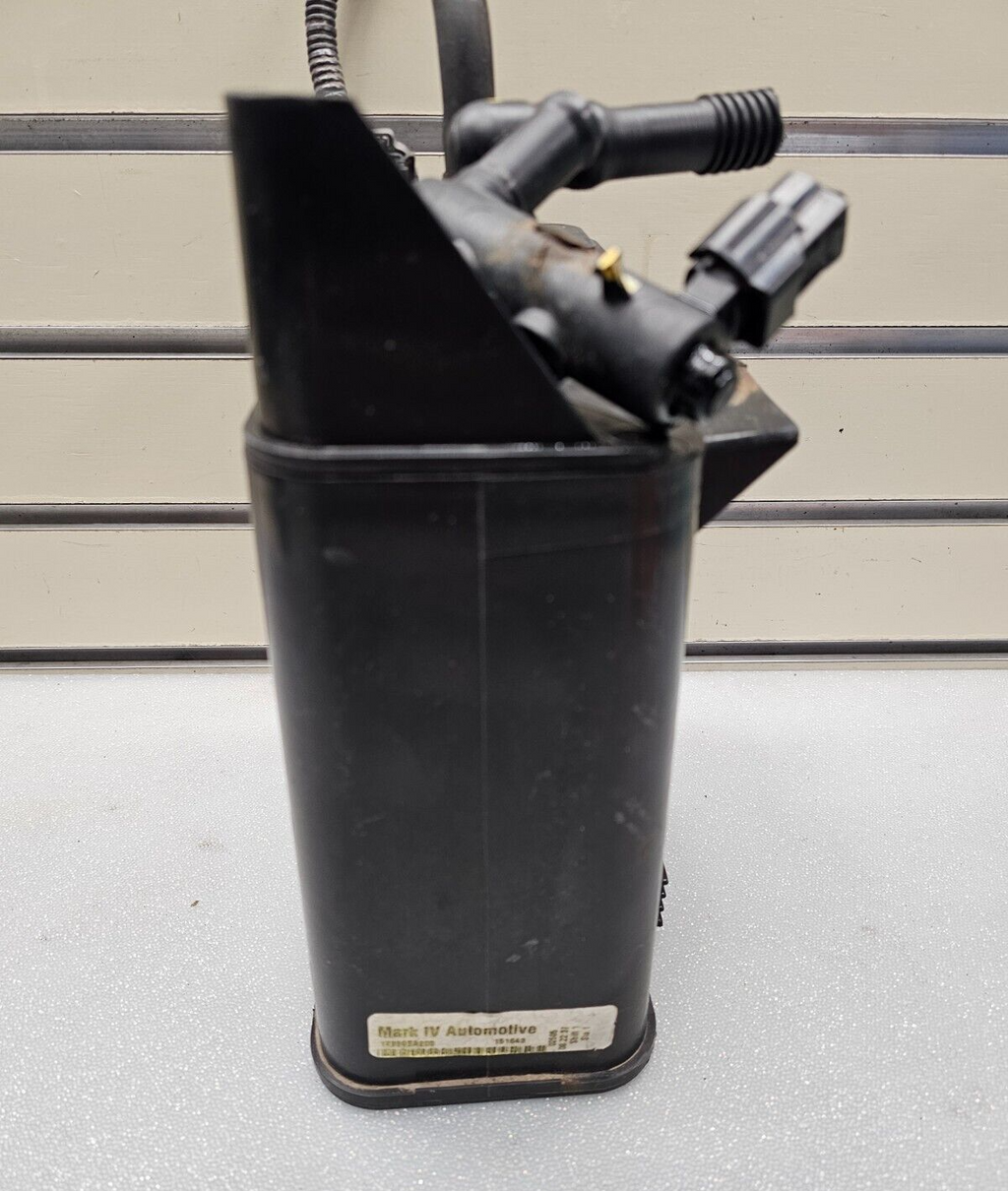 05-12 Nissan Pathfinder Frontier Charcoal Vapor Evap Canister Emission Assembly