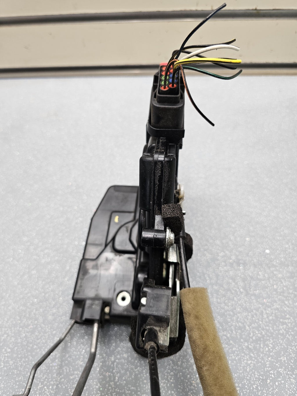 🔥2008 - 2009 Mazda 3 door Power Lock Latch Actuator  Front Left Driver / OEM
