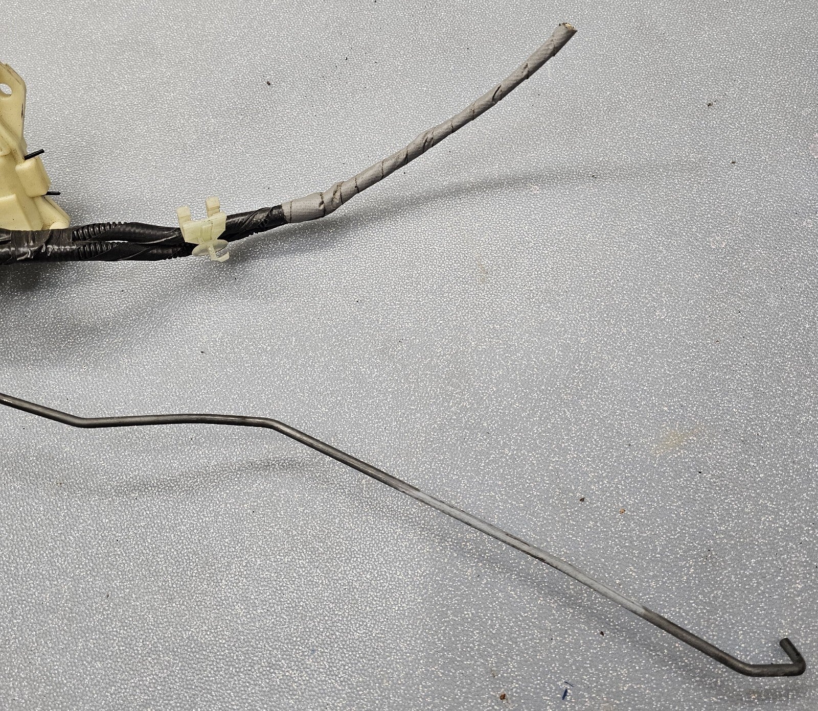 🔥2001 - 2006 Acura MDX FRONT driver DOOR LOCK LATCH OEM D43D17