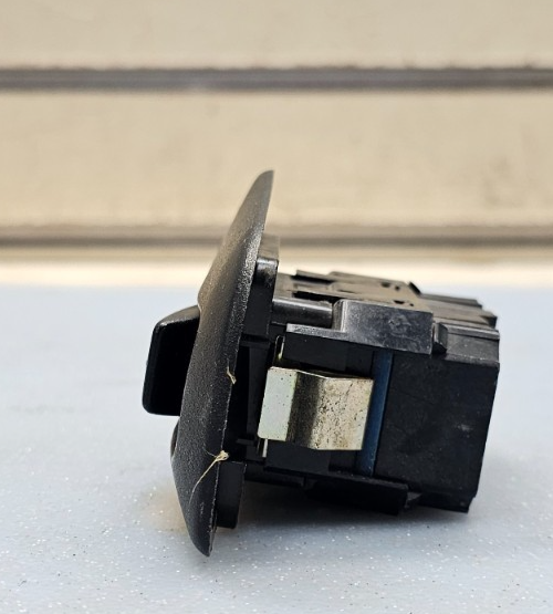 03-06 Silverado Tahoe Suburban Yukon Sierra Right Rear Window Door Switch Black