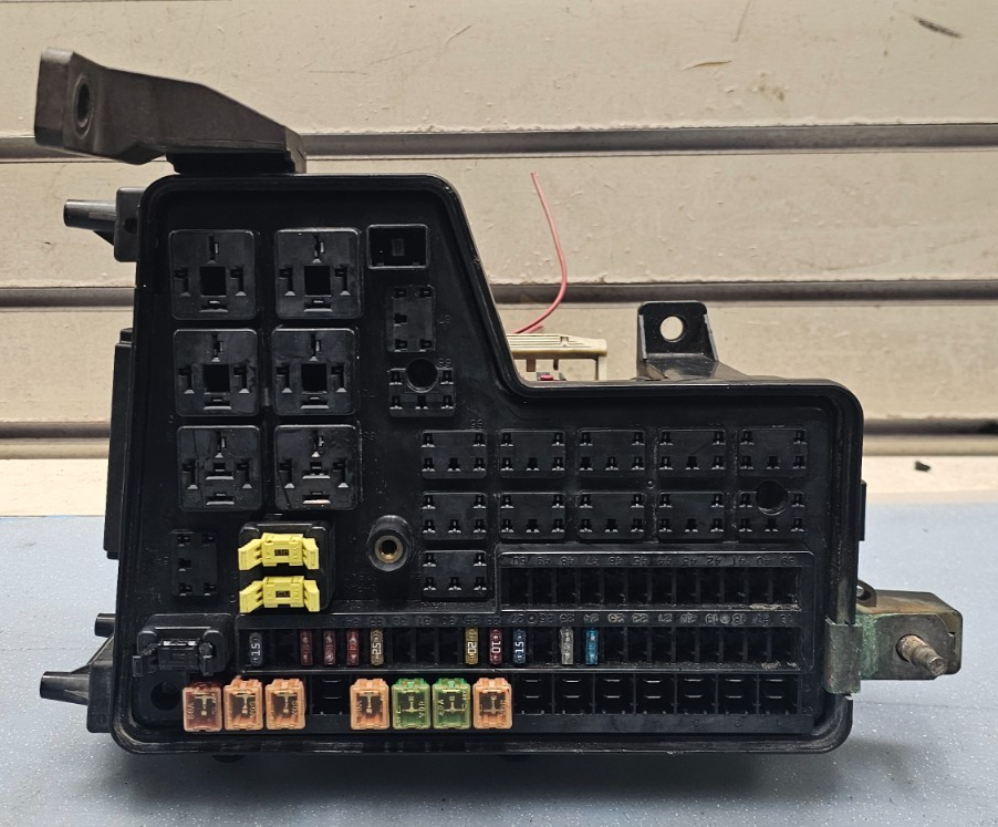 🔥02-05 Dodge Ram Engine TIPM Fuse Box Junction Body Control Distribution Module