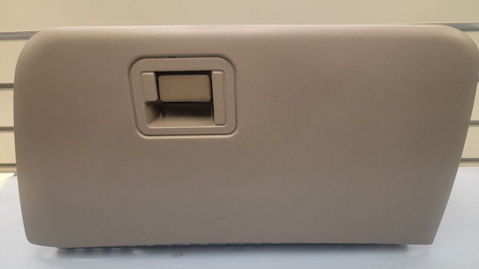 05-07 Ford F250 F350 Super Duty Glove Box Storage Compartment TAN G10