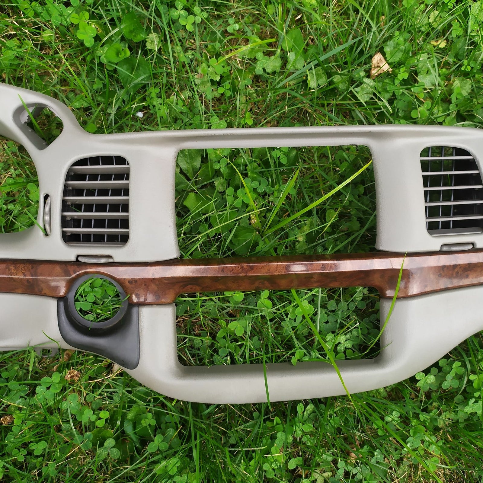 00-05 Chevy IMPALA Dash instrument Cluster Bezel Radio Speedo Gauge Trim GRAY C7