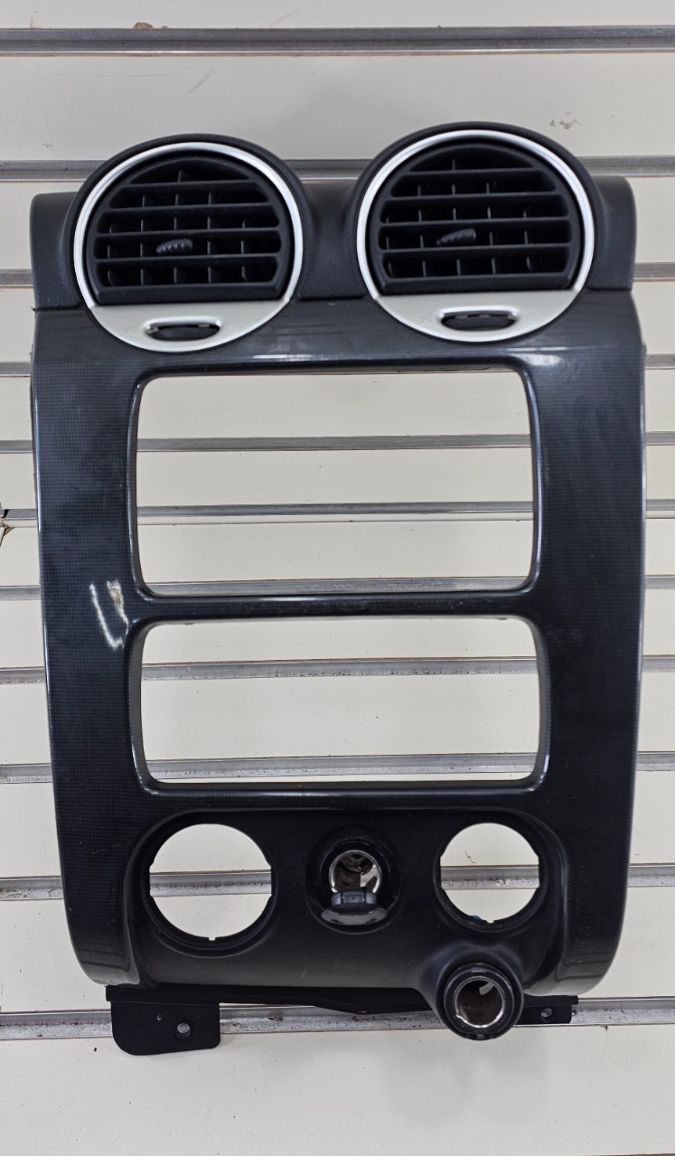 03-08 GMC ENVOY XL FRONT RADIO DASH VENT BEZEL CLIMATE CONTROL BLACK OEM