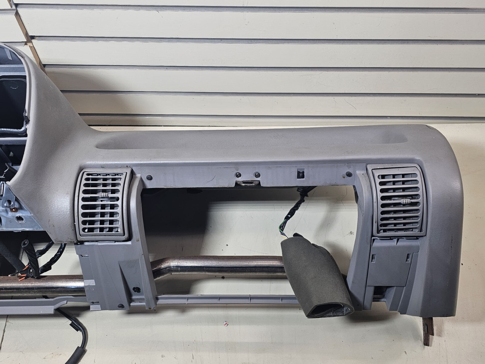 🔥95-99 CHEVY GMC SILVERADO CK Dashboard DASH CORE Frame Mount Assembly GREY DB2