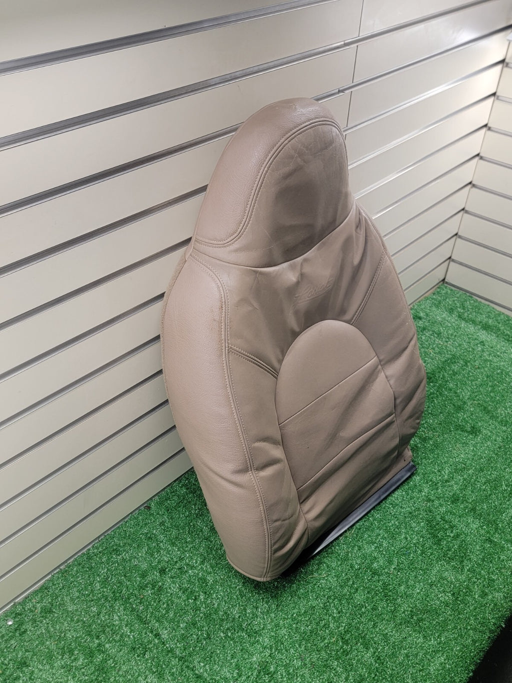 🔥1999-2000 Ford F250 upper Seat rest cushion leather front right TAN