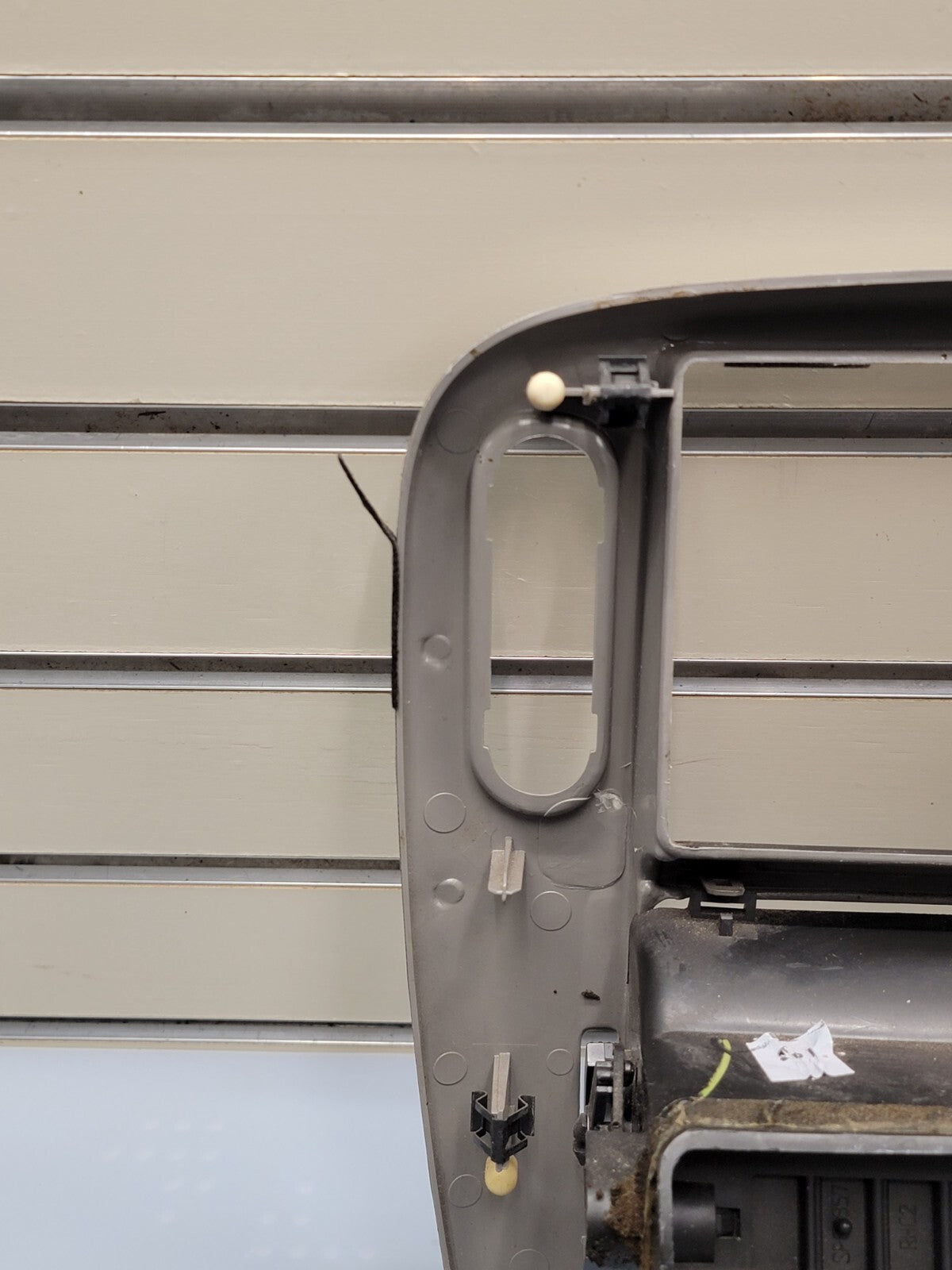 02-05 FORD EXPLORER RADIO AUDIO CLIMATE TEMPERATURE CONTROL BEZEL TRIM silver