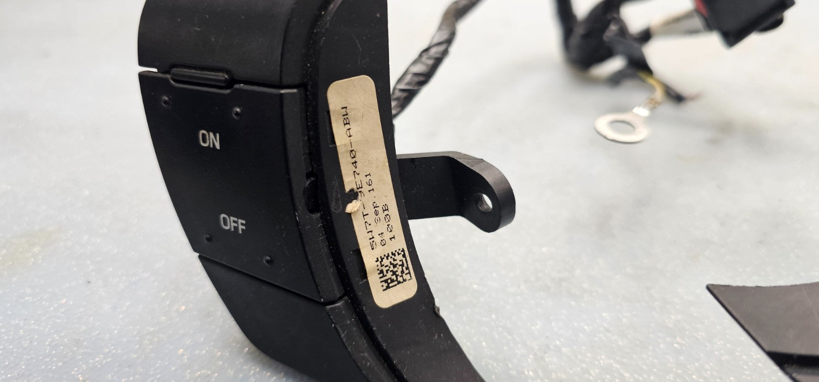 🔥05-11 CROWN VICTORIA GRAND MARQUIS STEERING COLUMN WHEEL CRUISE SWITCH OEM