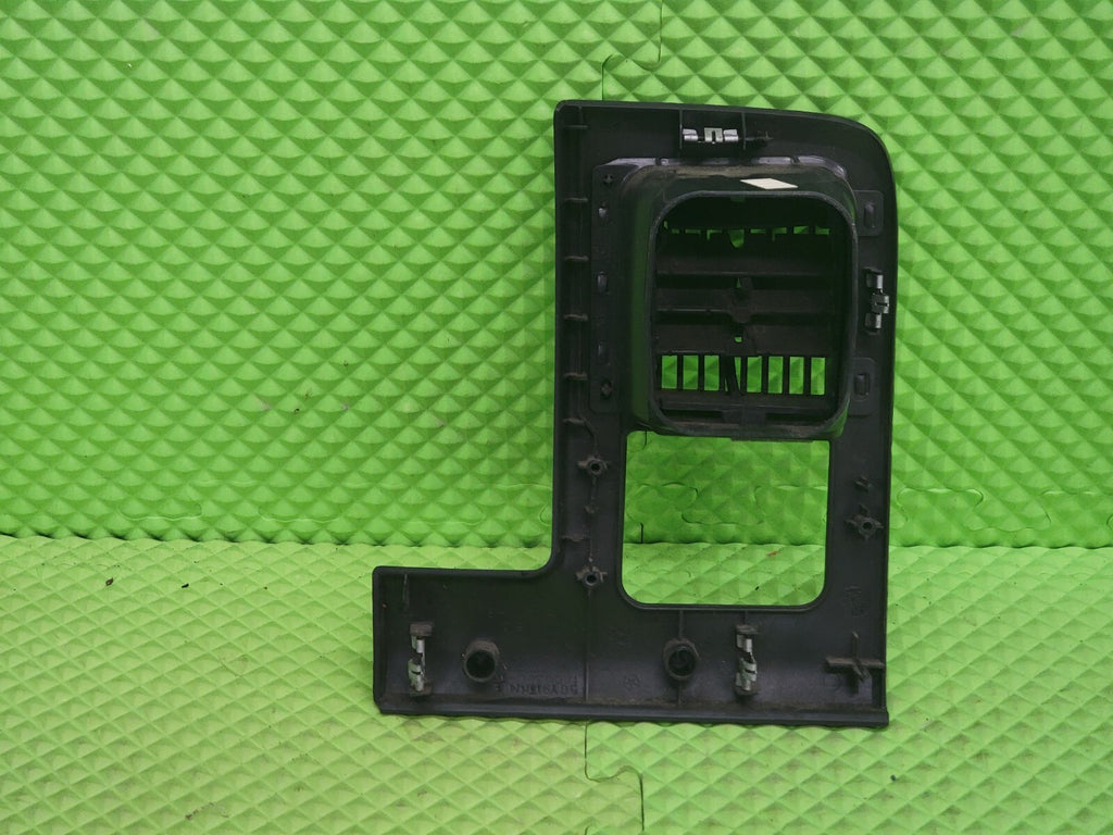 02-05 Dodge RAM Front Left Driver Side A/C Heat Air Vent Taupe BLACK VT7