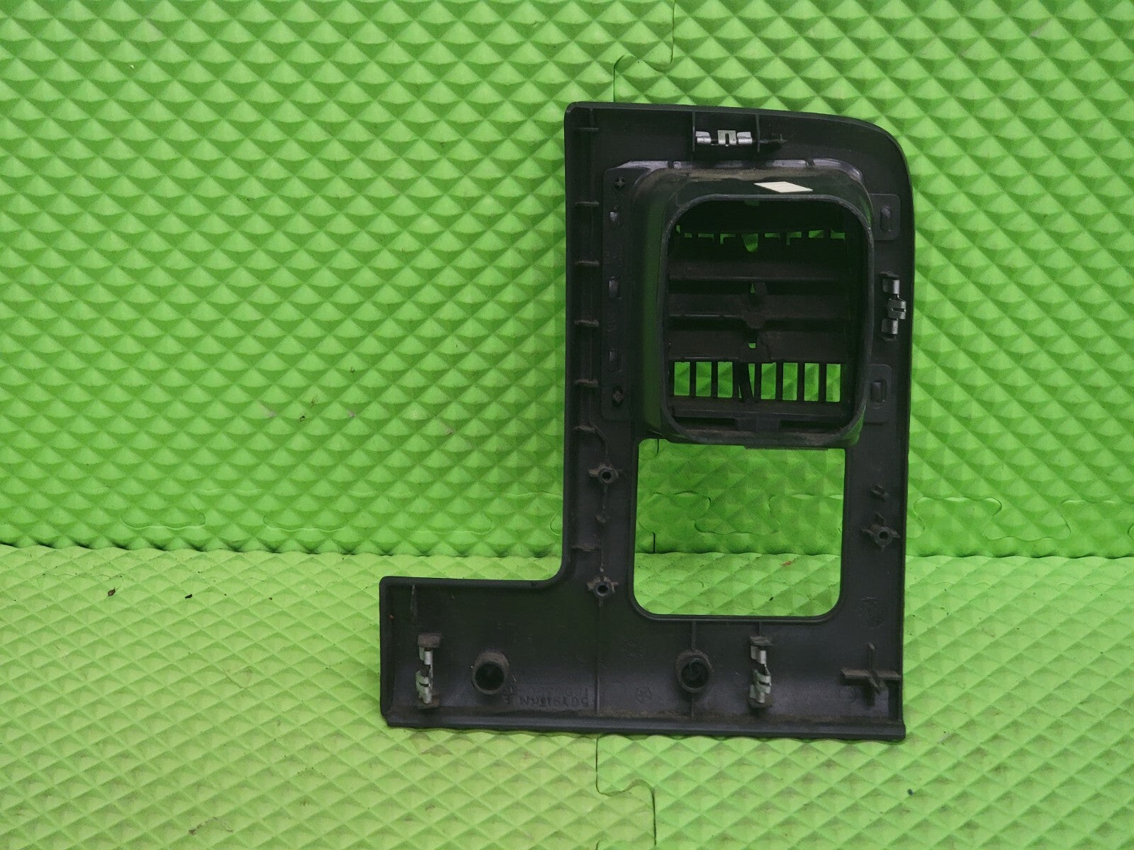 02-05 Dodge RAM Front Left Driver Side A/C Heat Air Vent Taupe BLACK VT7