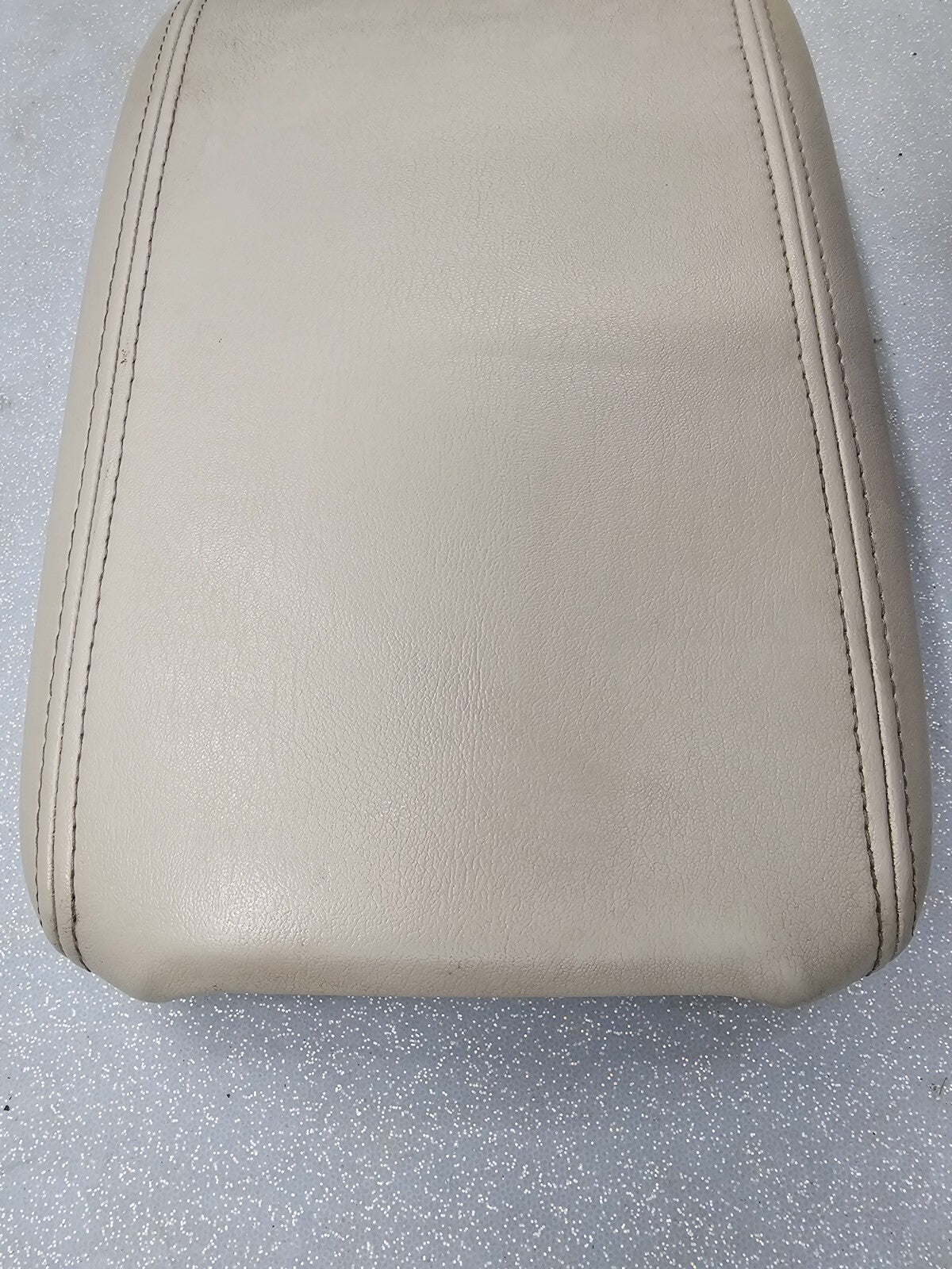 07-17 TRAVERSE ACADIA Outlook Enclave Leather Armrest Center Console Lid LT TAN