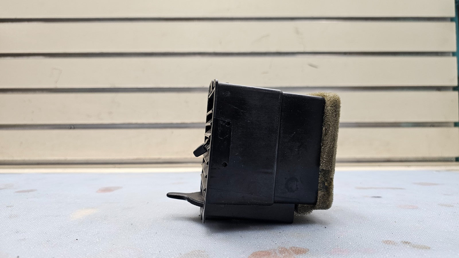 98-11 Grand Marquis Crown Victoria Dash Right Passenger AC Heater Air Vent Black