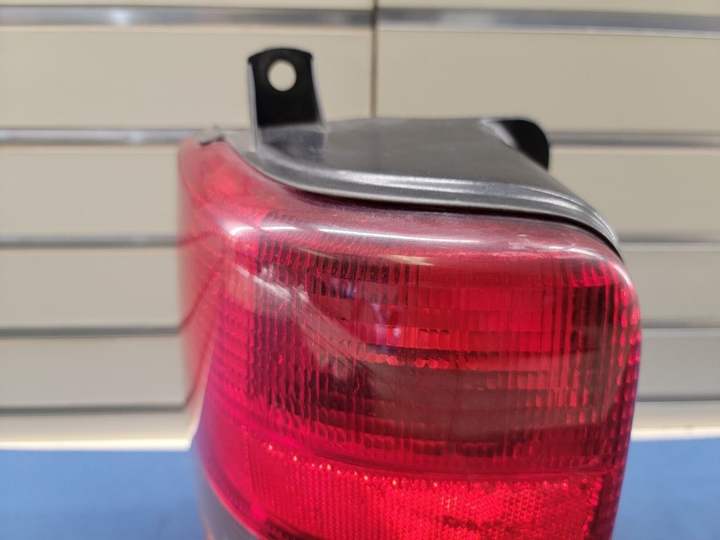 🔥1993-1998 JEEP GRAND CHEROKEE TAIL LIGHT LH DRIVER SIDE OEM USED