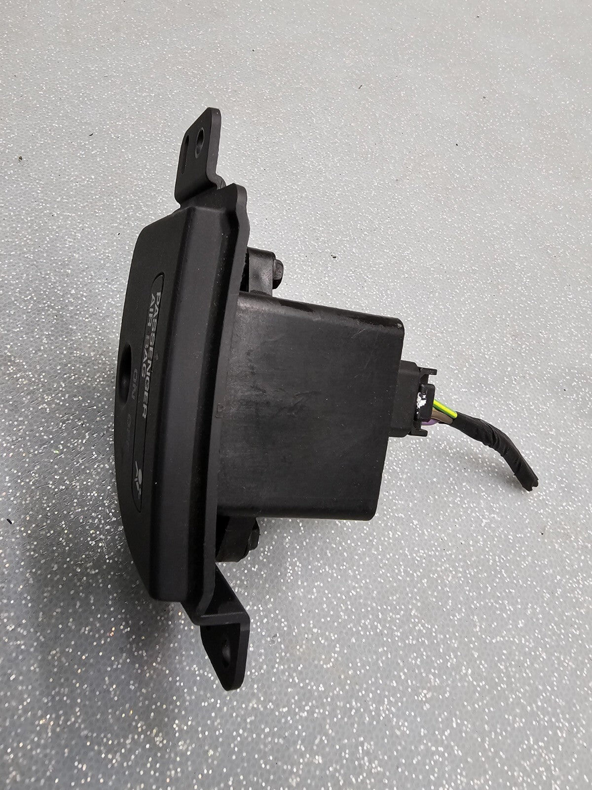 🔥02-05 DODGE RAM Dash Center Passenger ARBAG Push Button Switch Turn Signal SW8