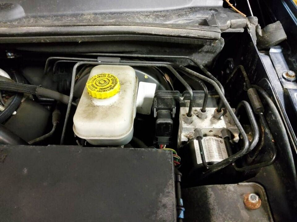 2009-2010 Jeep Grand Cherokee Commander ABS Anti-Lock Brake Pump Module Assembly