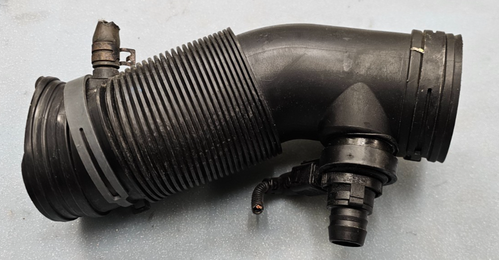 🔥98-01 Volkswagen VW Golf  Jetta Air Intake Tube Hose Connector Pipe Assembly