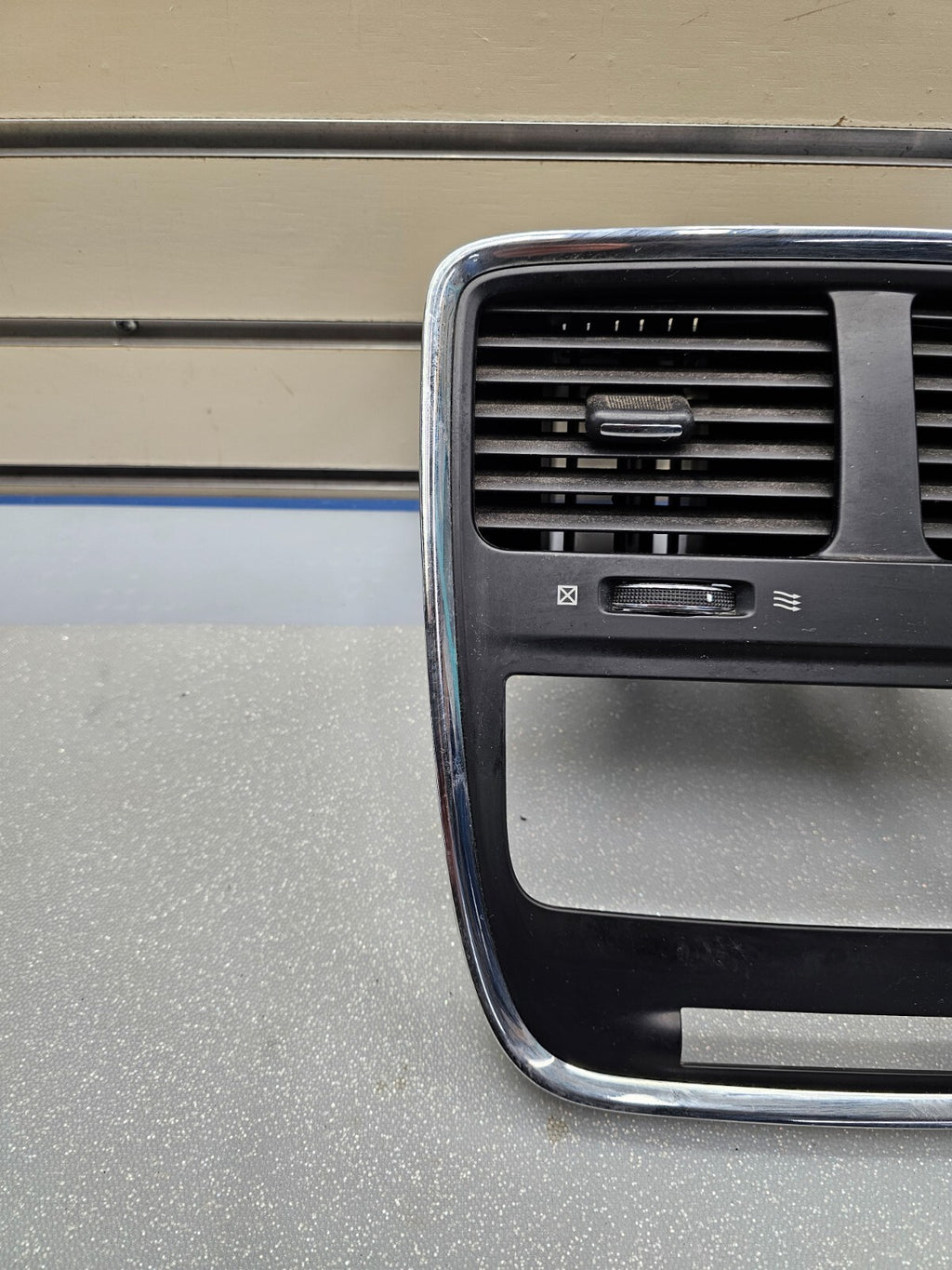 🔥12-20 DODGE CARAVAN RADIO BEZEL CLIMATE CONTROL HVAC DASH TRIM AIR VENT OEM