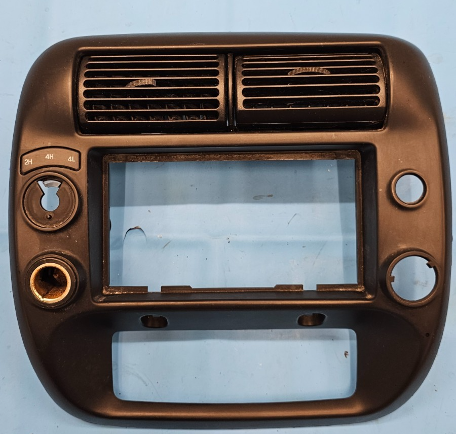 95-10 Ranger EXPLORER Center Dash Radio Stereo Display Bezel Trim Panel BLACK B2