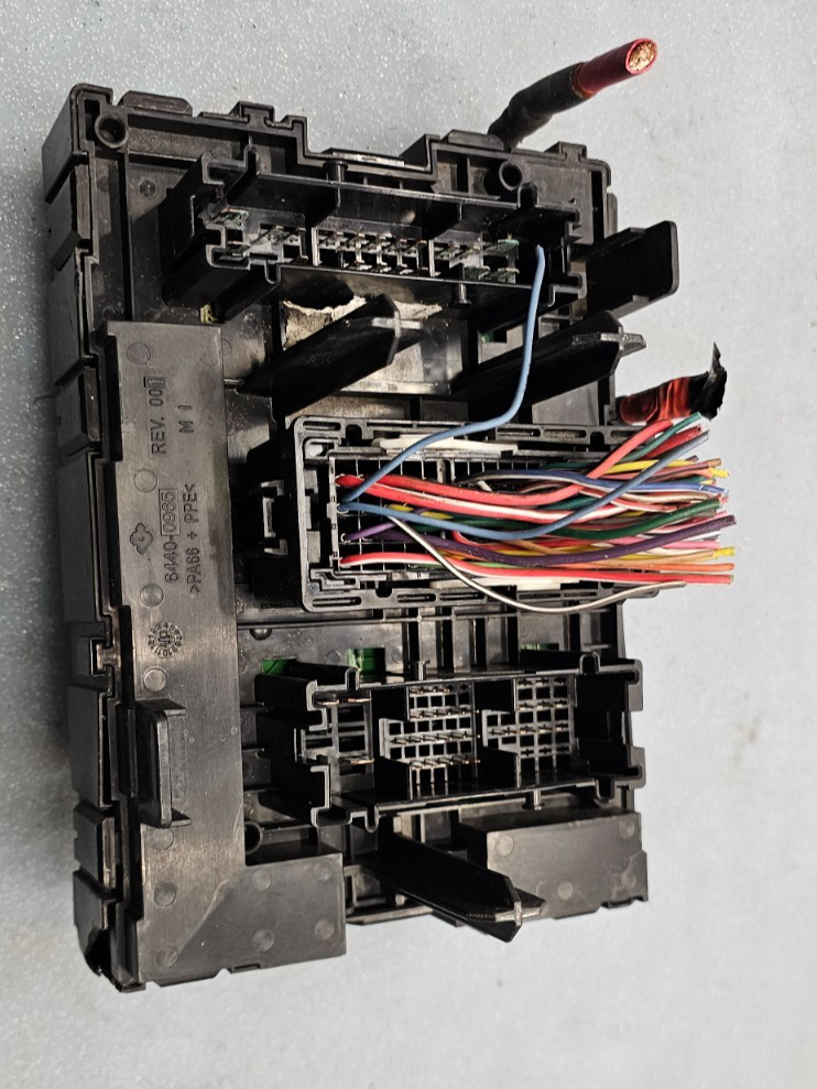 🔥07-09 Equinox Torrent Engine Fuse Relay Box Control Junction Module TIPM Unit