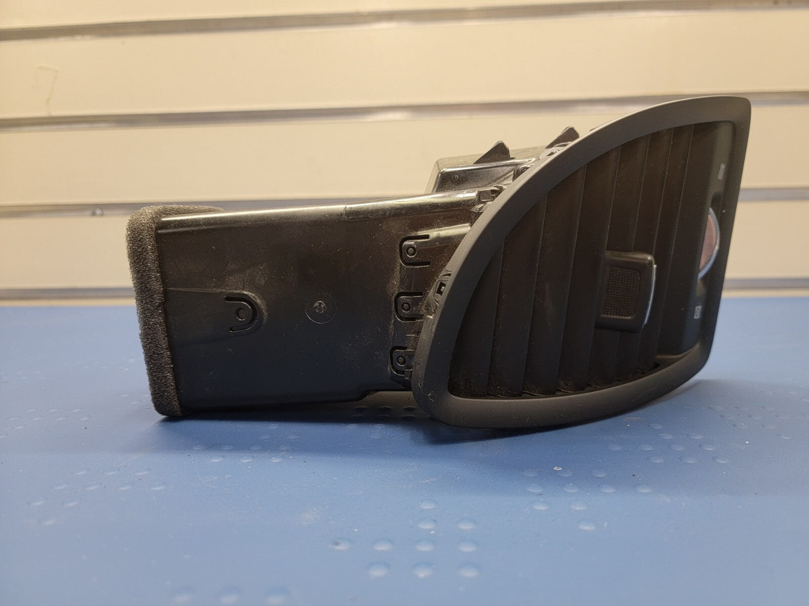 2012-2016 DODGE GRAND CARAVAN DASHBOARD SIDE AIR VENT GRILL COVER