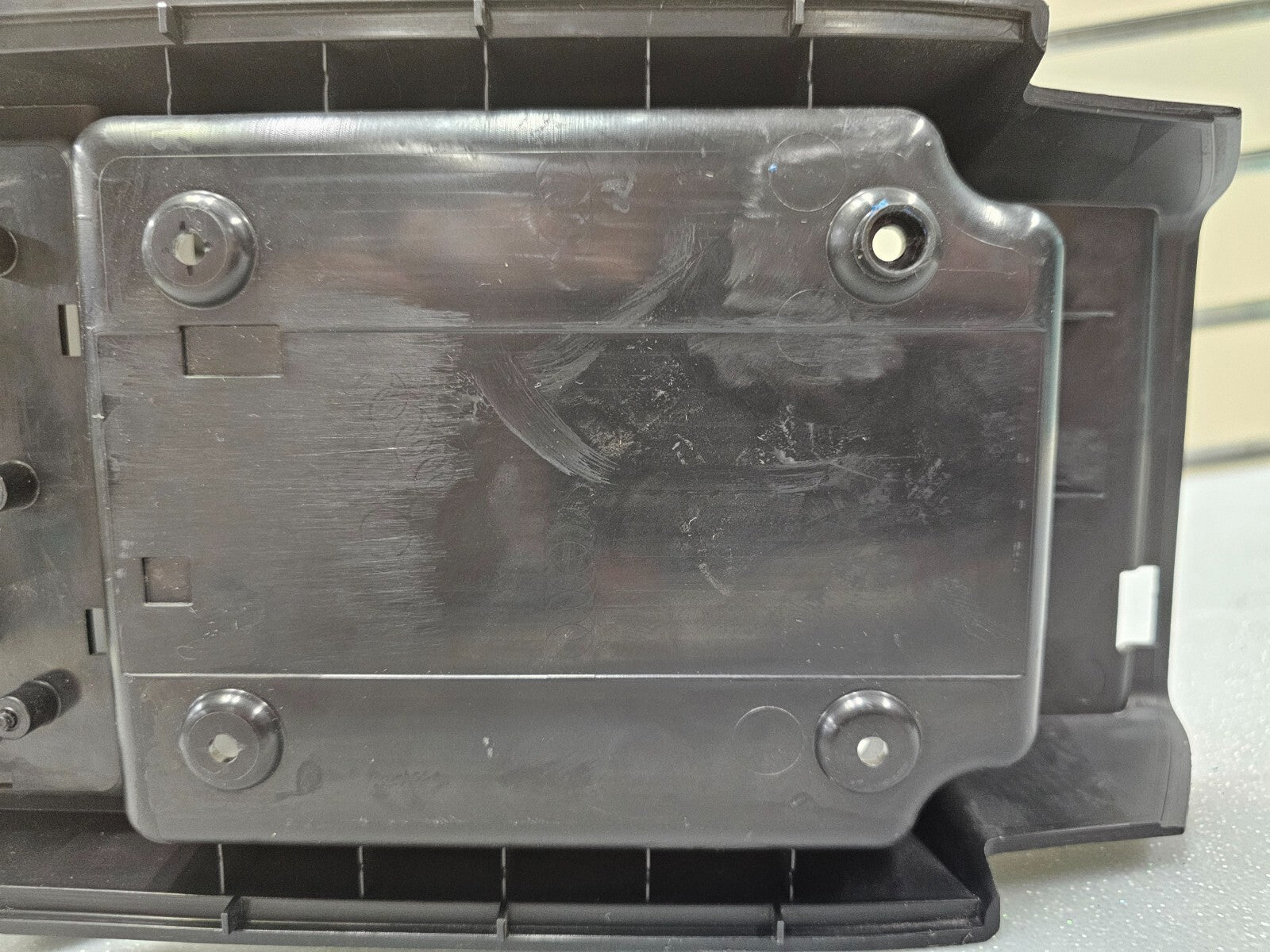 07-17 TRAVERSE ACADIA Outlook Enclave Leather Armrest Center Console Lid Black