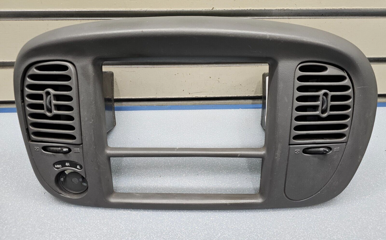 🔥97-03 Ford F150 Center Dash Radio Climate Trim Stereo BEZEL Panel Line GRAY