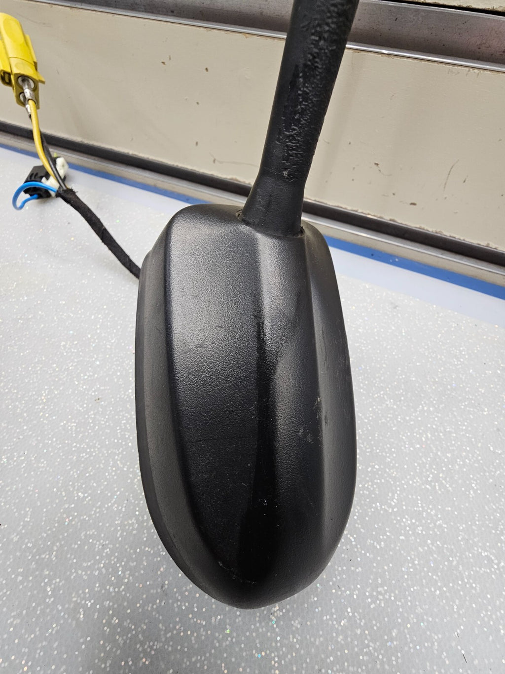 12-15 FORD FOCUS ESCAPE FUSION ROOF AM FM RADIO SHARK MOUNT ANTENNA ASSEMBLY OEM