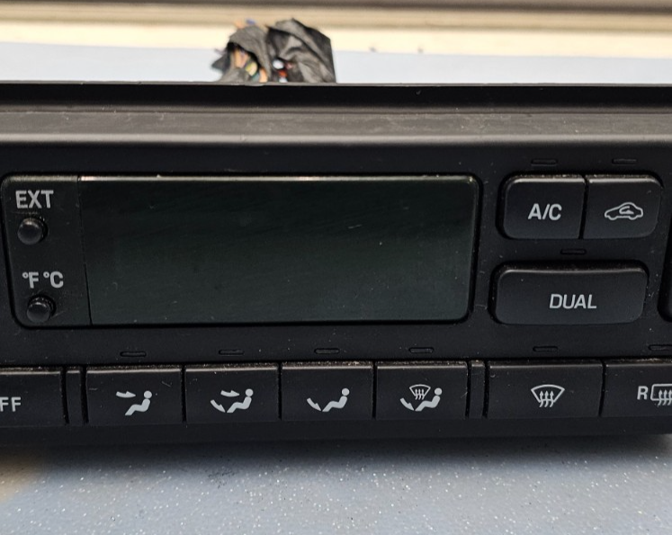 🔥05-06 Ford Expedition Dash A/C Heater Temperature Climate Control Digital