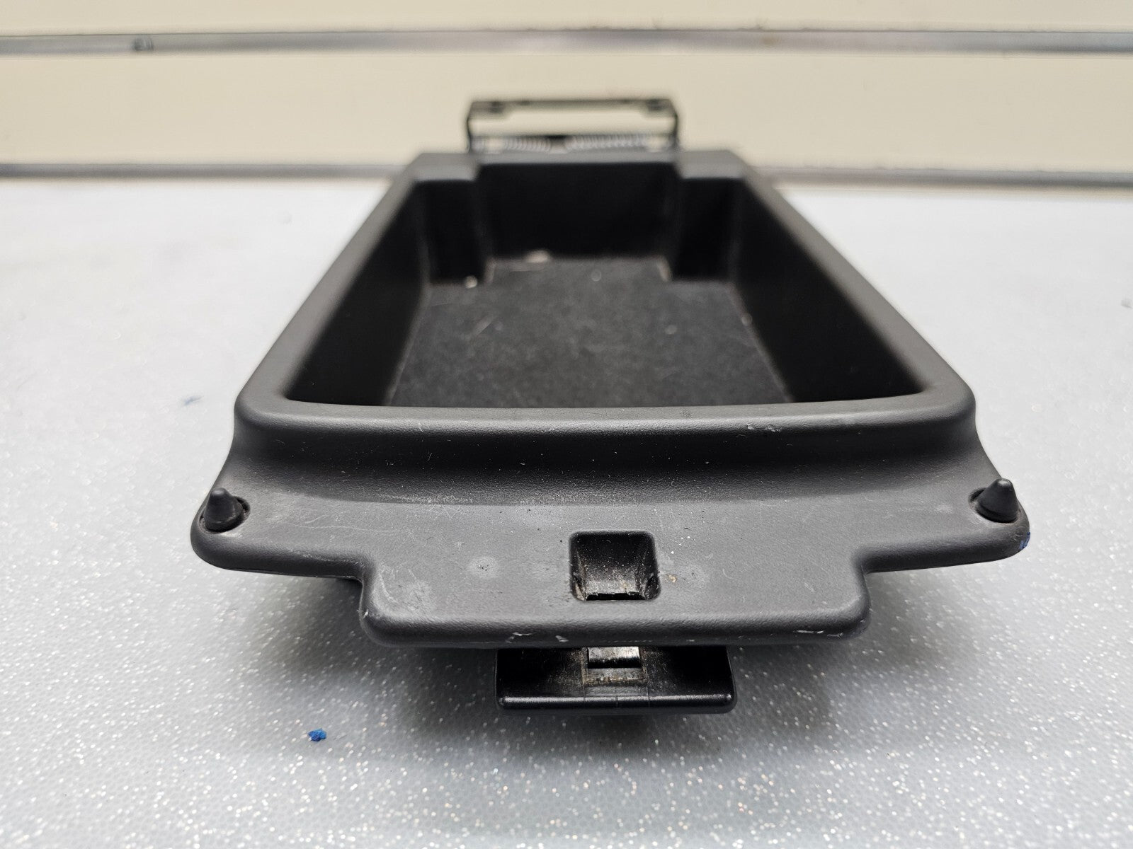 02-06 CAMRY SOLARA LEXUS ES330 CENTER CONSOLE LID ARM REST COVER ASSEMBLY BLACK