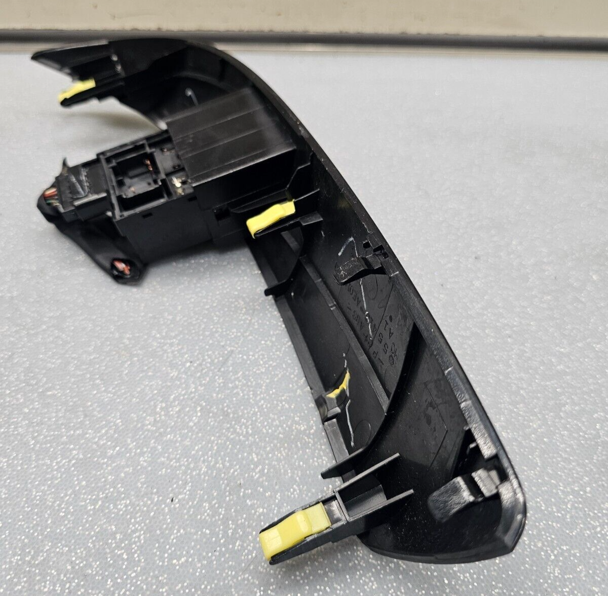 🔥2004-2010 Toyota Sienna RH Right Passenger Radio Bezel Trim Molding Black OEM
