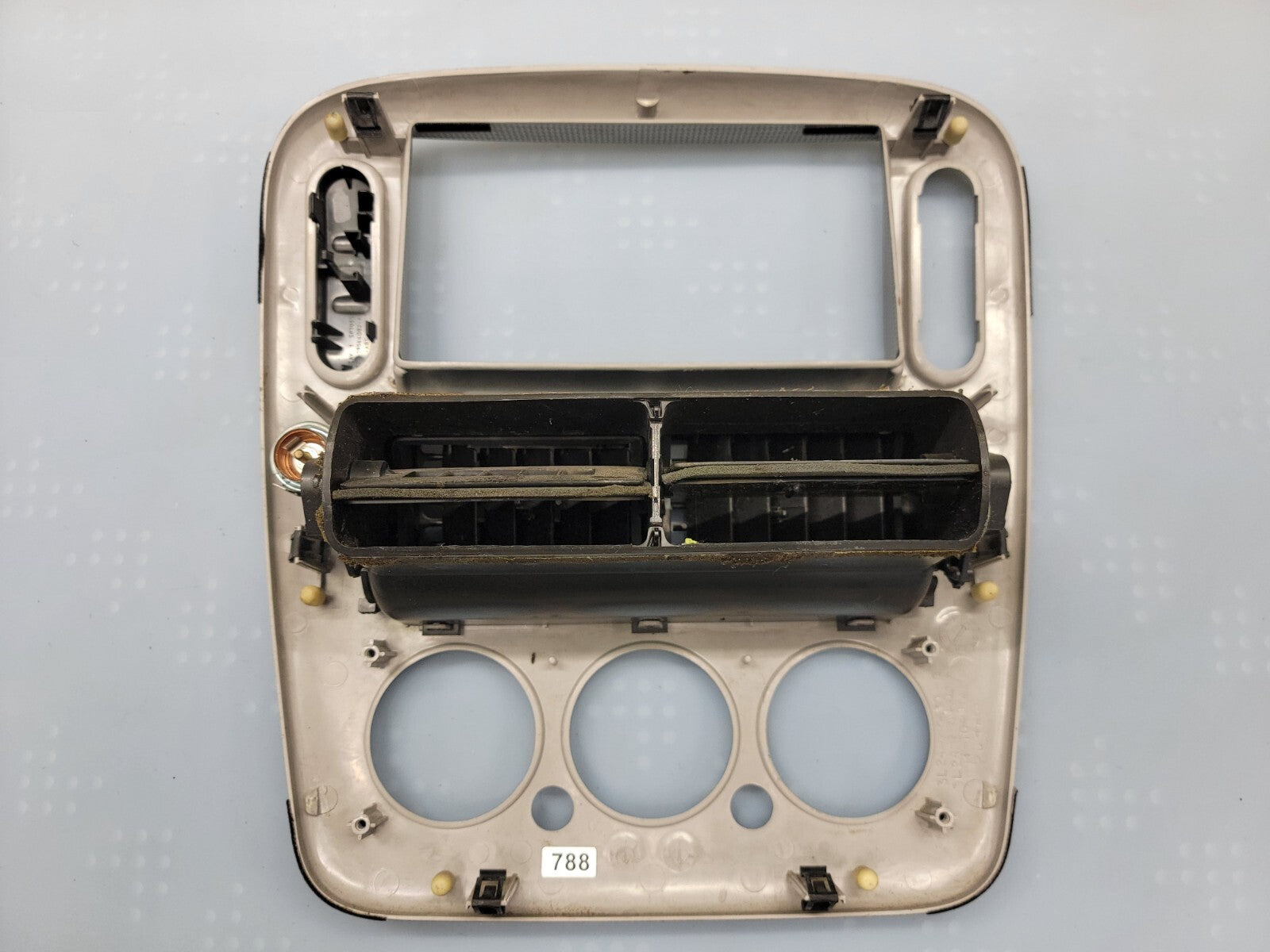 02-05 FORD EXPLORER RADIO AUDIO CLIMATE TEMPERATURE CONTROL BEZEL TRIM silver