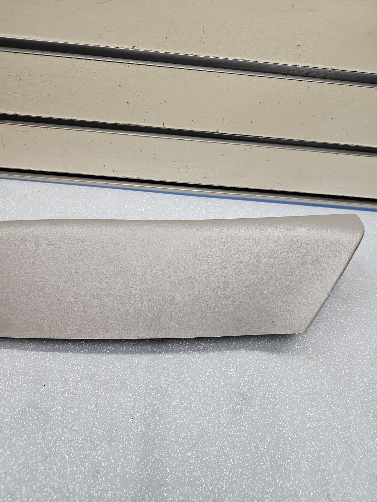 🔥99-06 SILVERADO SIERRA Roof Molding A PILLAR Trim LEFT Driver LIGHT GRAY P3