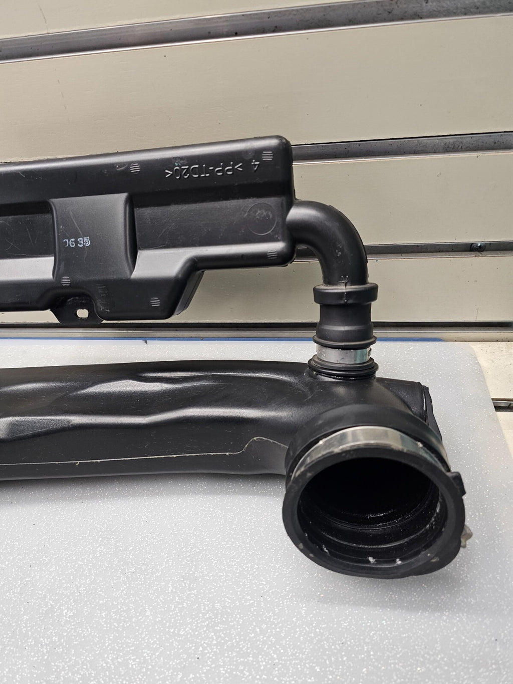 13-16 Dodge Dart 2.4L Engine Air Intake Cleaner Hose Mopar Duct Assembly OEM