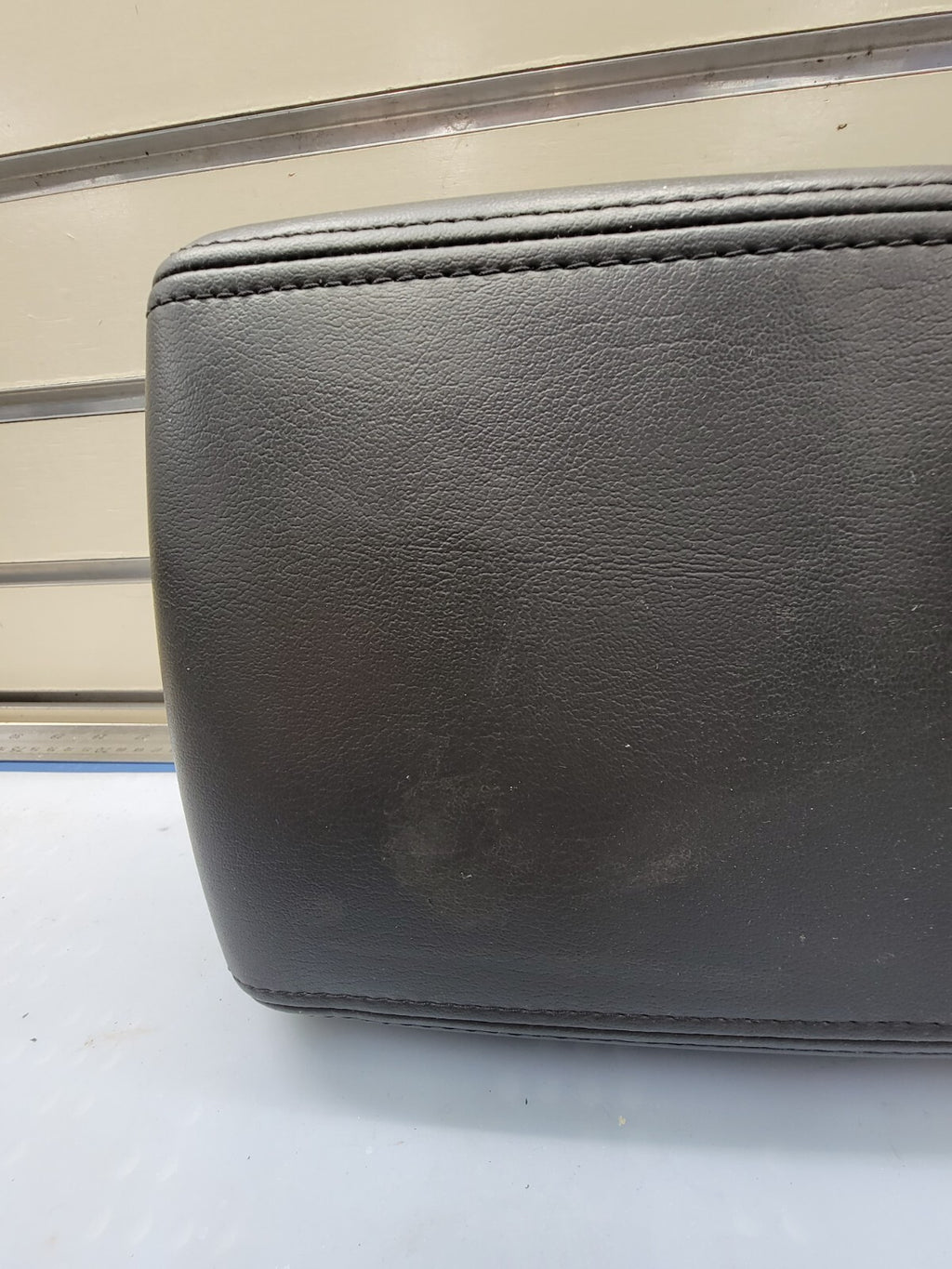 🔥06-13 CHEVROLET IMPALA CENTER CONSOLE ARM REST LID TOP PAD COVER BLACK LEATHER