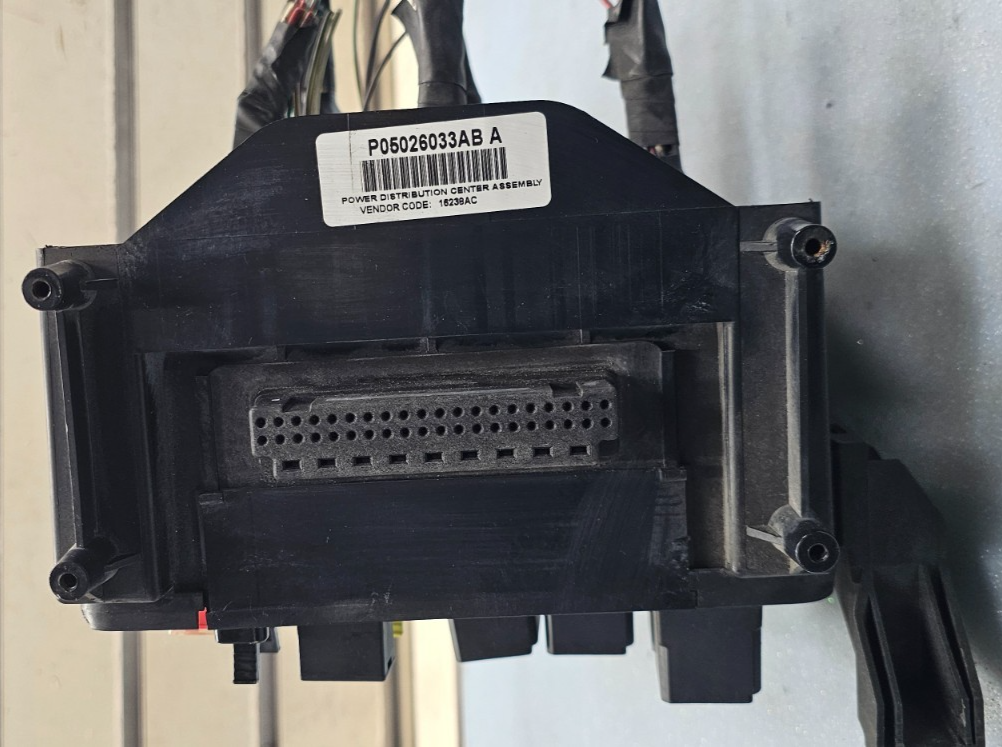🔥02-05 Dodge Ram Hood Engine TIPM Fuse Box Junction Panel Body Control Module