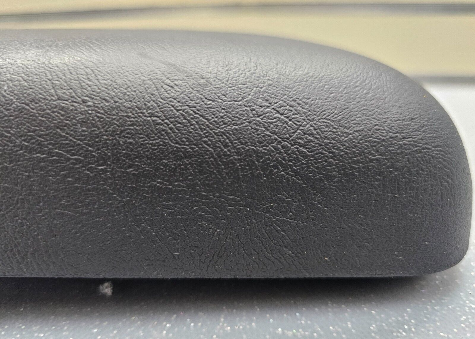 🔥94-97 Blazer Jimmy Sonoma S10 Bravada Armrest Center Console Lid Top Pad Black